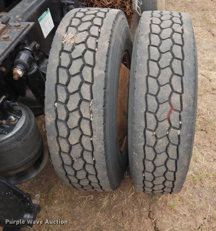 image for item DI0169 2012 Freightliner Cascadia  semi truck