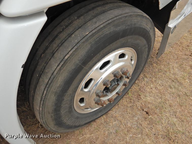 image for item DI0169 2012 Freightliner Cascadia  semi truck