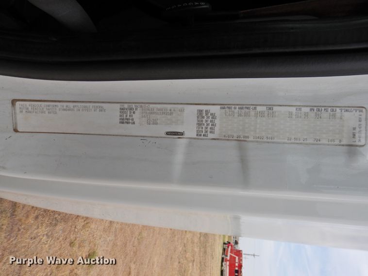 image for item DI0169 2012 Freightliner Cascadia  semi truck