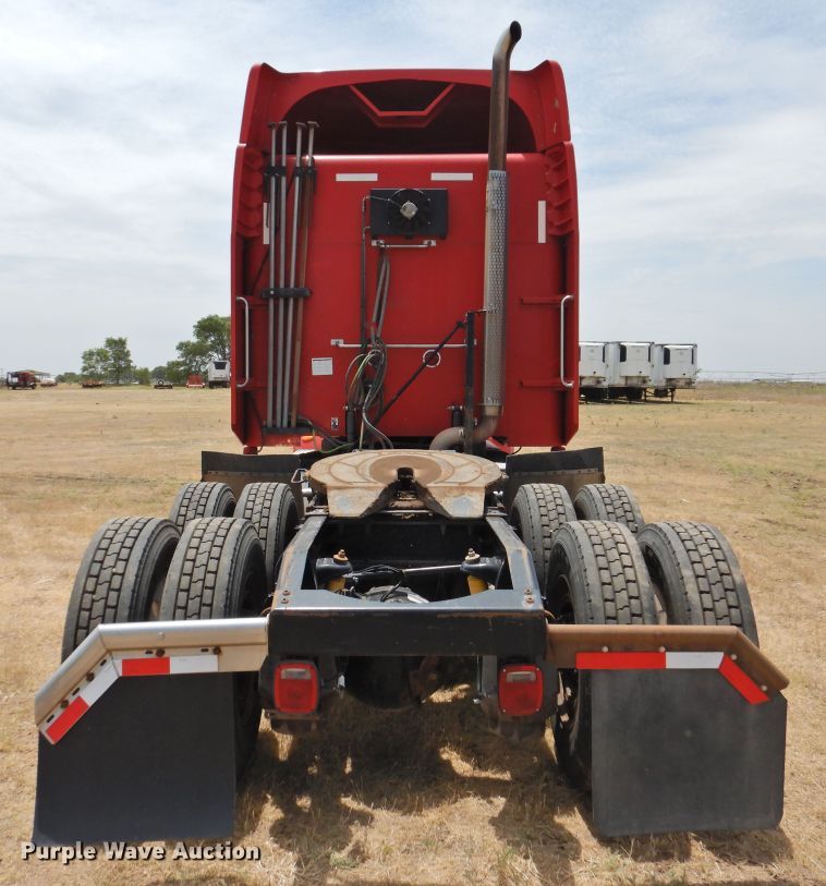 image for item DI0170 2011 Peterbilt 386  semi truck