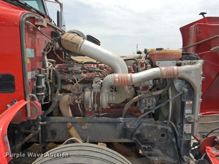 image for item DI0170 2011 Peterbilt 386  semi truck