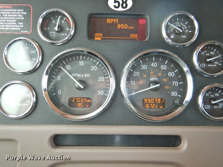 image for item DI0170 2011 Peterbilt 386  semi truck