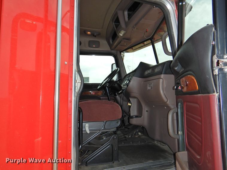 image for item DI0170 2011 Peterbilt 386  semi truck