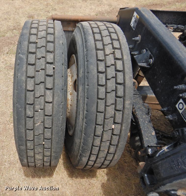 image for item DI0170 2011 Peterbilt 386  semi truck