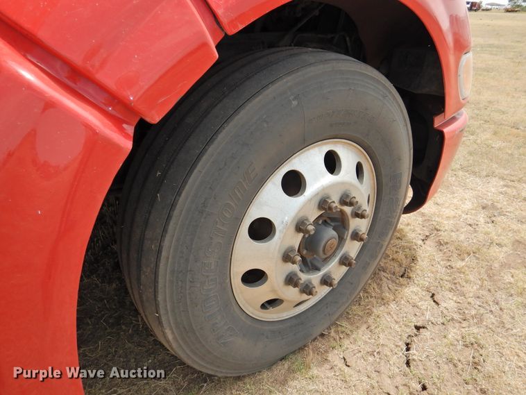 image for item DI0170 2011 Peterbilt 386  semi truck