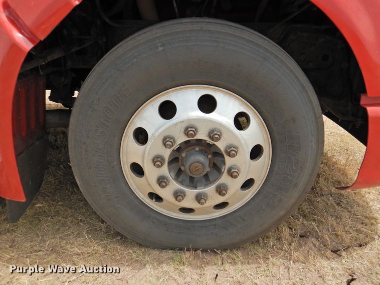 image for item DI0170 2011 Peterbilt 386  semi truck