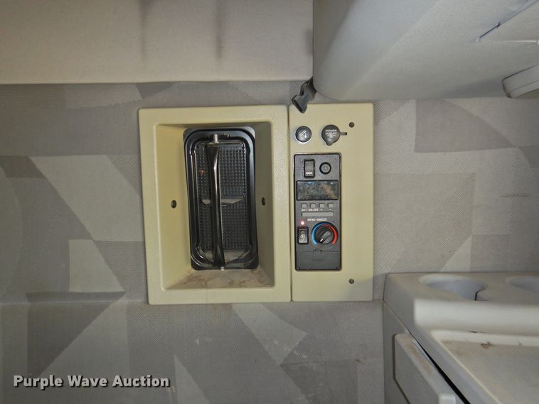 image for item DI0171 2005 Volvo VN  semi truck