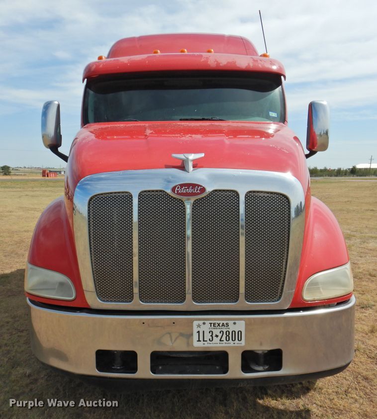 image for item DI0172 2007 Peterbilt 387  semi truck