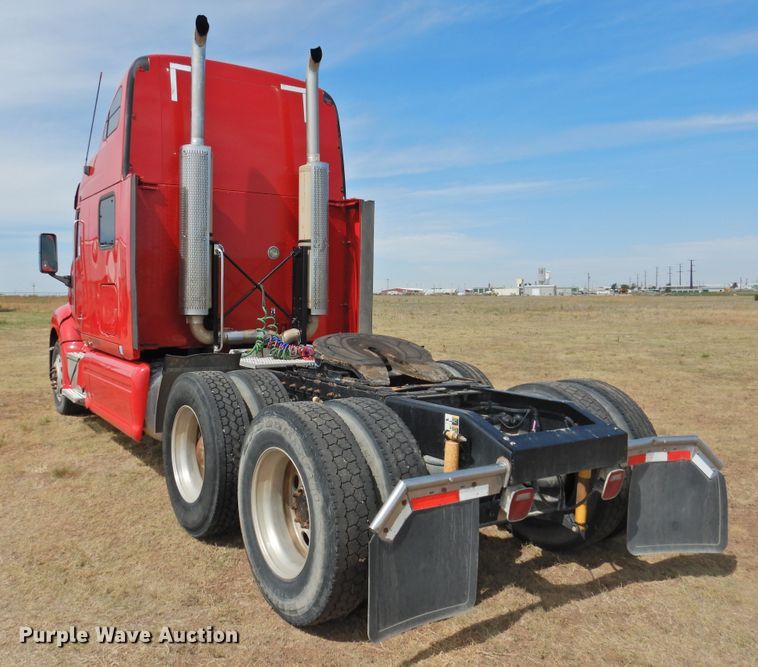 image for item DI0172 2007 Peterbilt 387  semi truck