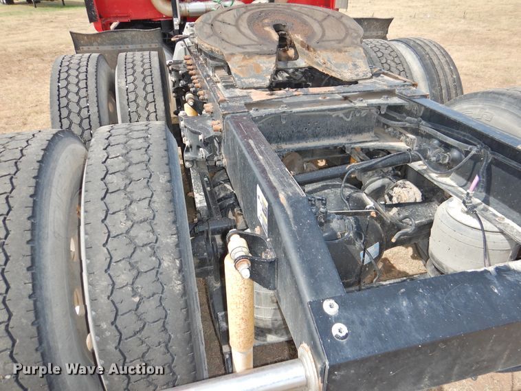 image for item DI0172 2007 Peterbilt 387  semi truck