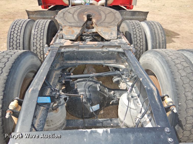 image for item DI0172 2007 Peterbilt 387  semi truck