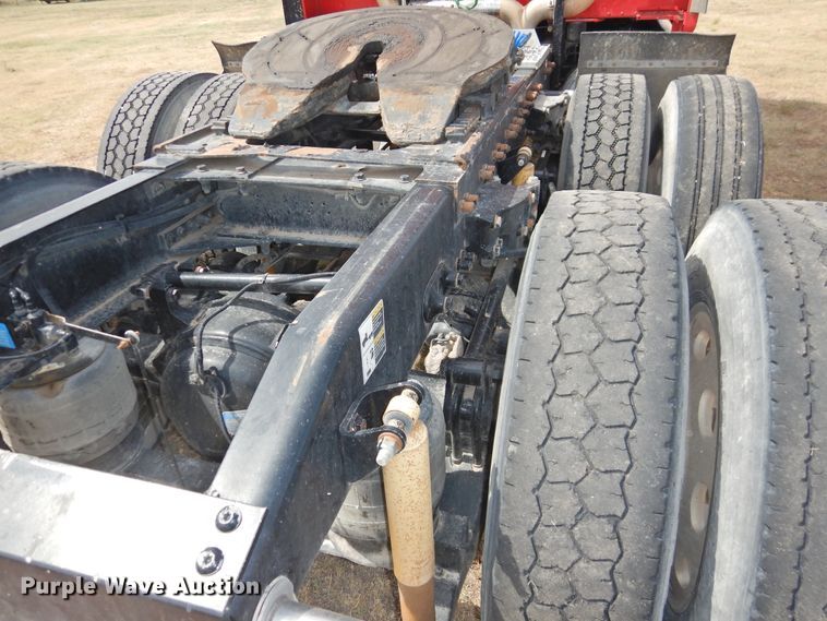 image for item DI0172 2007 Peterbilt 387  semi truck