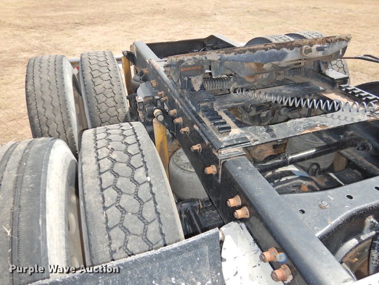 image for item DI0172 2007 Peterbilt 387  semi truck