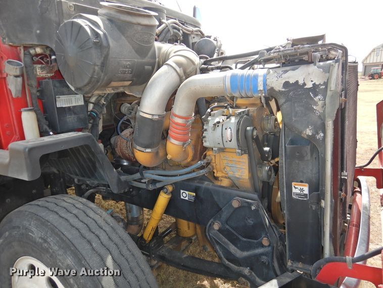 image for item DI0172 2007 Peterbilt 387  semi truck