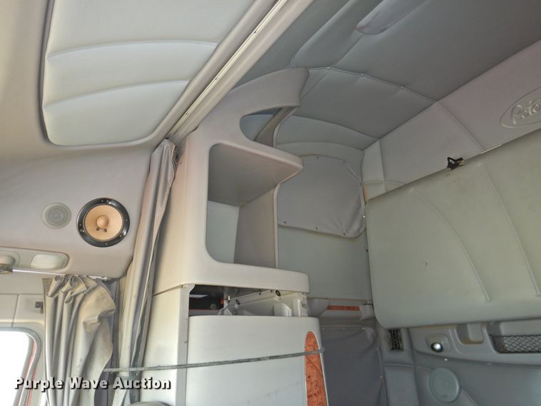 image for item DI0172 2007 Peterbilt 387  semi truck