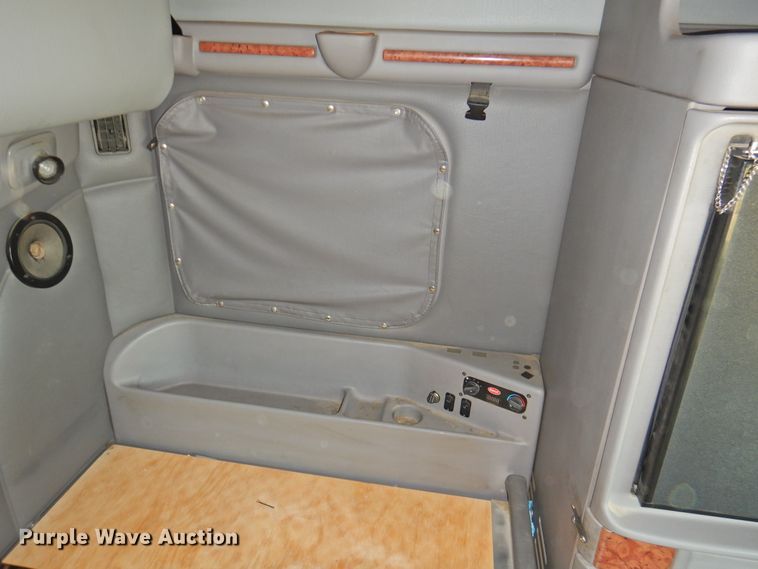 image for item DI0172 2007 Peterbilt 387  semi truck