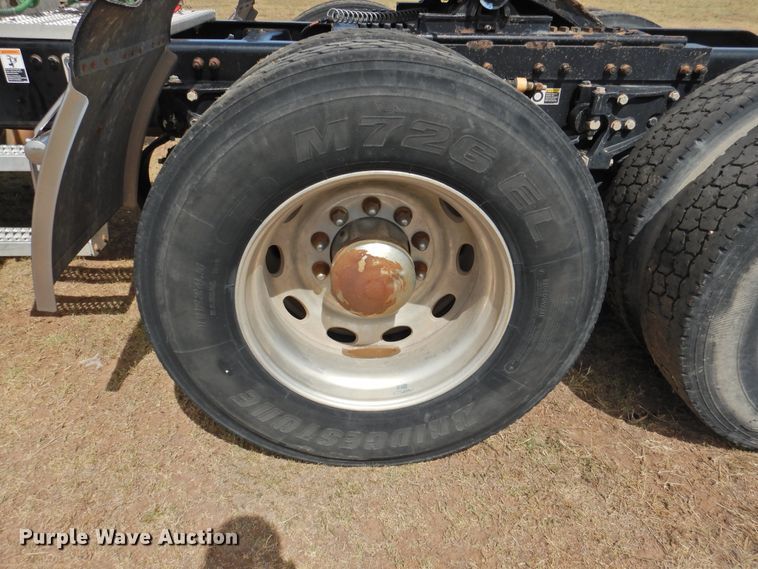 image for item DI0172 2007 Peterbilt 387  semi truck