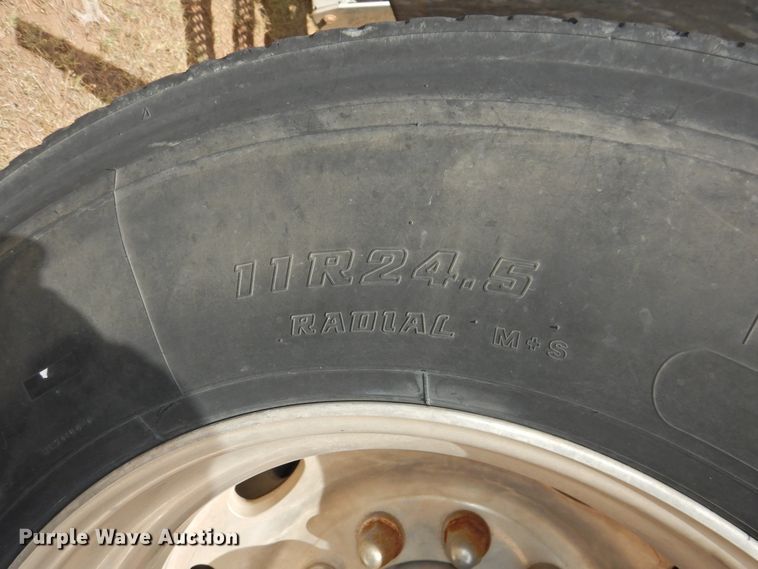 image for item DI0172 2007 Peterbilt 387  semi truck