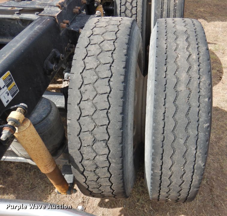 image for item DI0172 2007 Peterbilt 387  semi truck