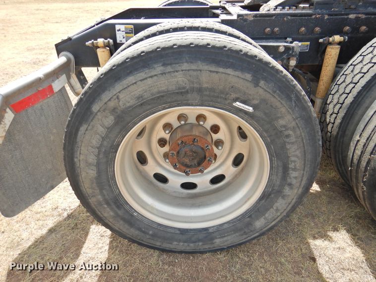 image for item DI0172 2007 Peterbilt 387  semi truck