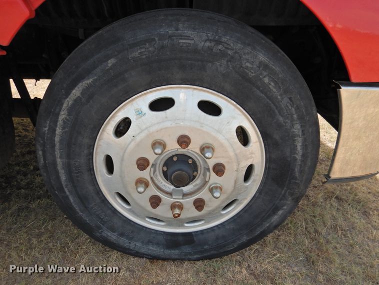 image for item DI0172 2007 Peterbilt 387  semi truck