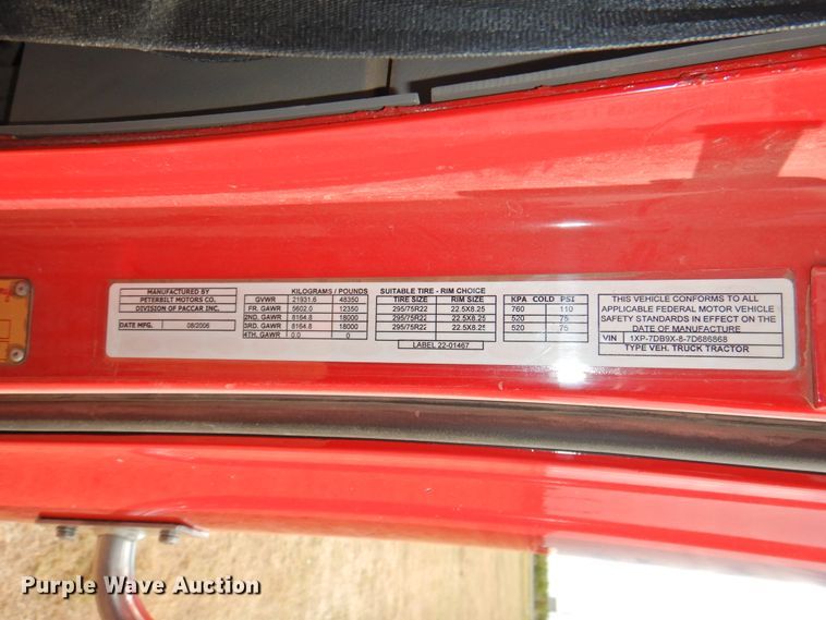 image for item DI0172 2007 Peterbilt 387  semi truck