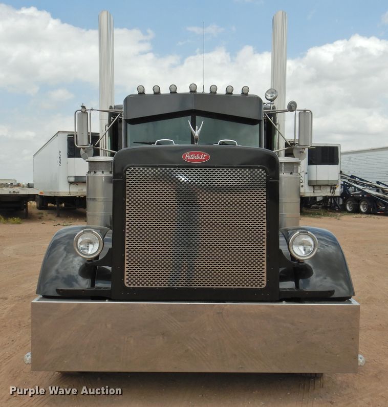 1990 Peterbilt 379 semi truck in Amarillo, TX Item DI0173 sold Purple Wave