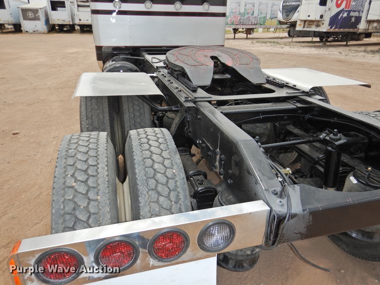 image for item DI0173 1990 Peterbilt 379  semi truck