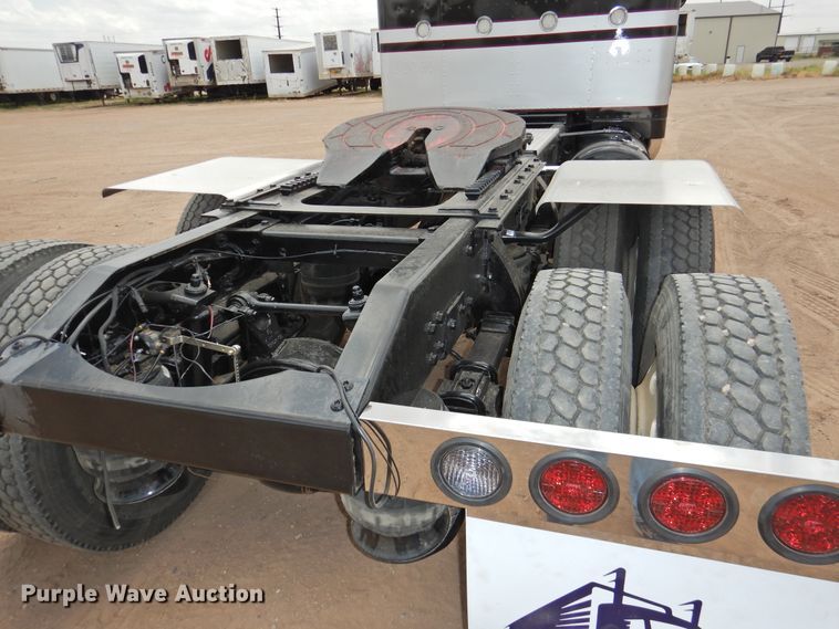 image for item DI0173 1990 Peterbilt 379  semi truck