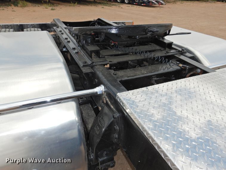 image for item DI0173 1990 Peterbilt 379  semi truck