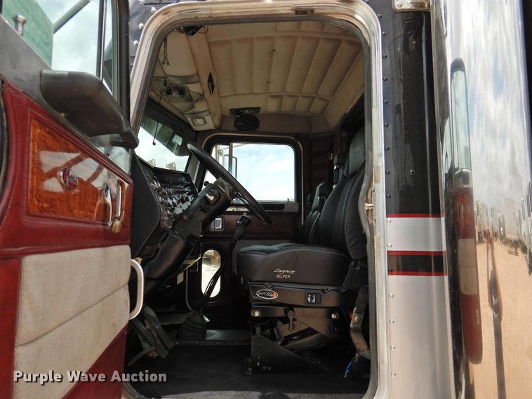 image for item DI0173 1990 Peterbilt 379  semi truck