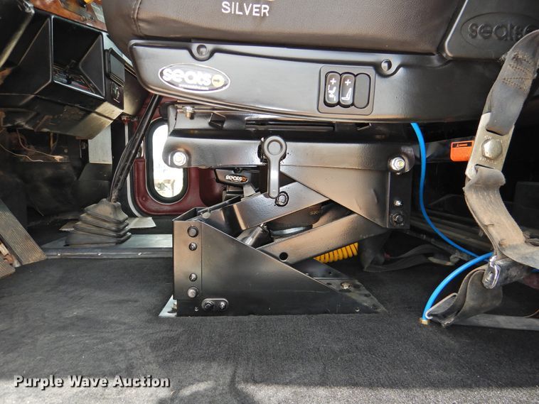 image for item DI0173 1990 Peterbilt 379  semi truck