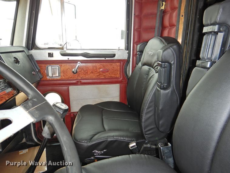 image for item DI0173 1990 Peterbilt 379  semi truck