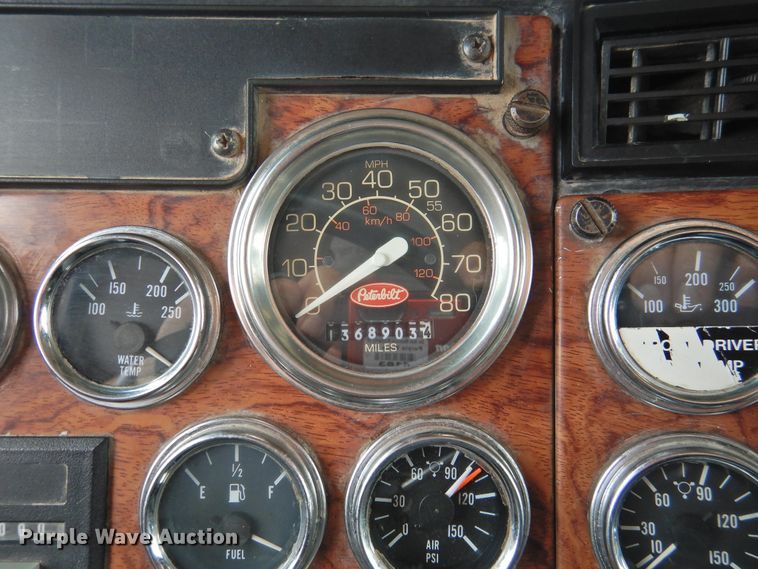 image for item DI0173 1990 Peterbilt 379  semi truck