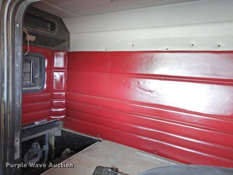 image for item DI0173 1990 Peterbilt 379  semi truck