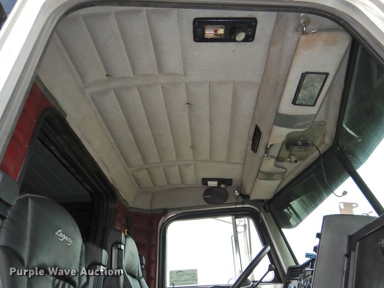 image for item DI0173 1990 Peterbilt 379  semi truck