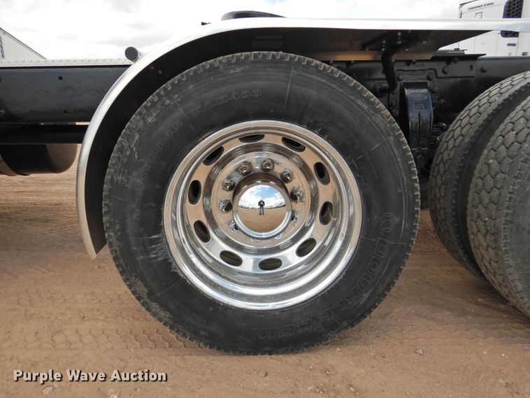 image for item DI0173 1990 Peterbilt 379  semi truck