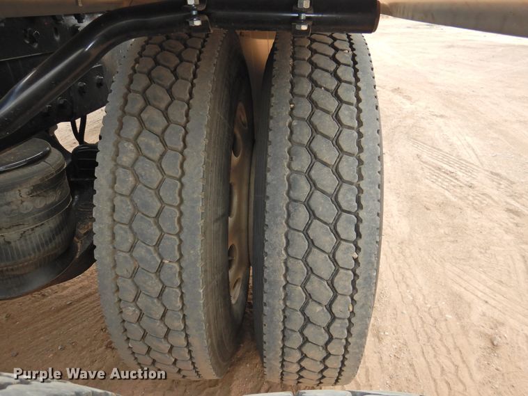 image for item DI0173 1990 Peterbilt 379  semi truck