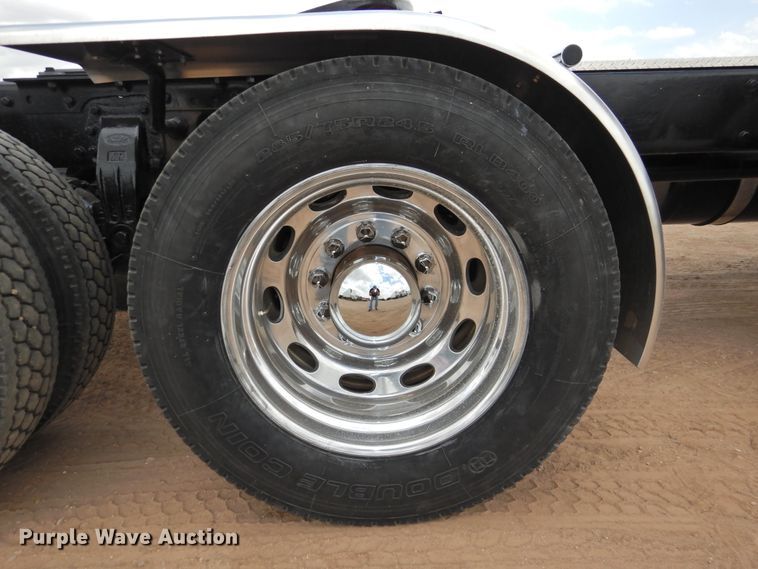 image for item DI0173 1990 Peterbilt 379  semi truck