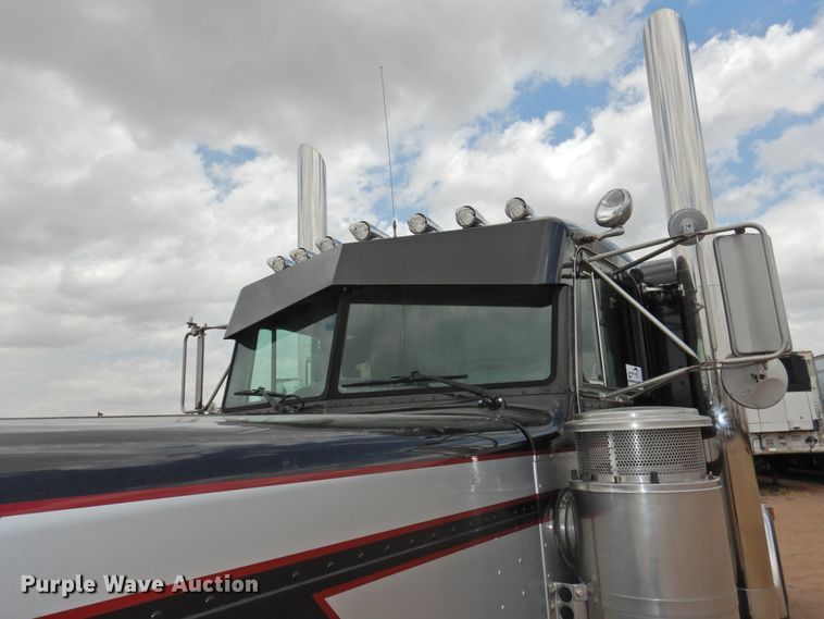 image for item DI0173 1990 Peterbilt 379  semi truck