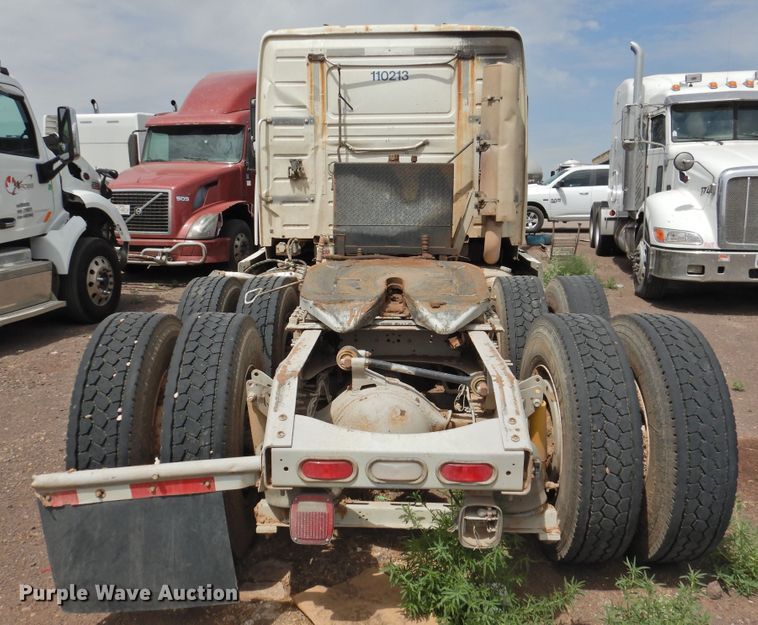 image for item DI0190 2006 Volvo VN  semi truck