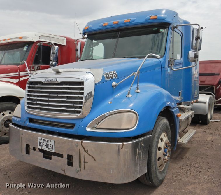 2006 Freightliner semi truck in Dalhart, TX Item DI0192 sold Purple