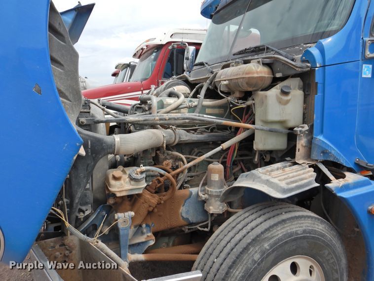 image for item DI0192 2006 Freightliner  semi truck