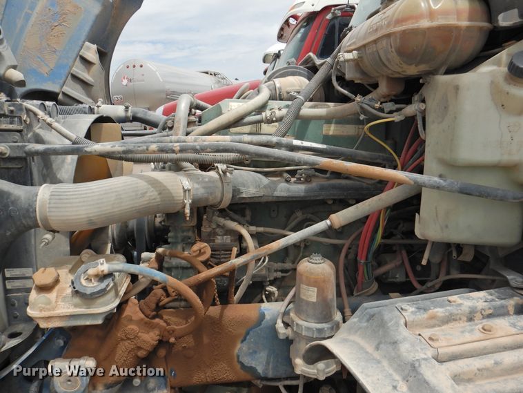 image for item DI0192 2006 Freightliner  semi truck