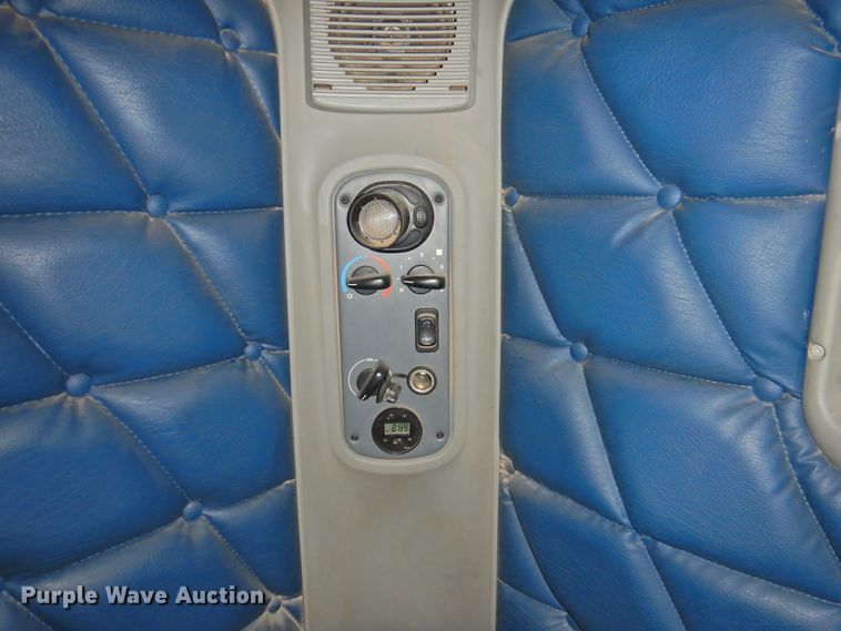 image for item DI0192 2006 Freightliner  semi truck