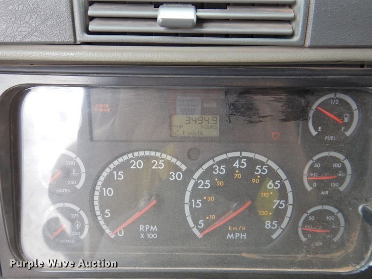 image for item DI0192 2006 Freightliner  semi truck