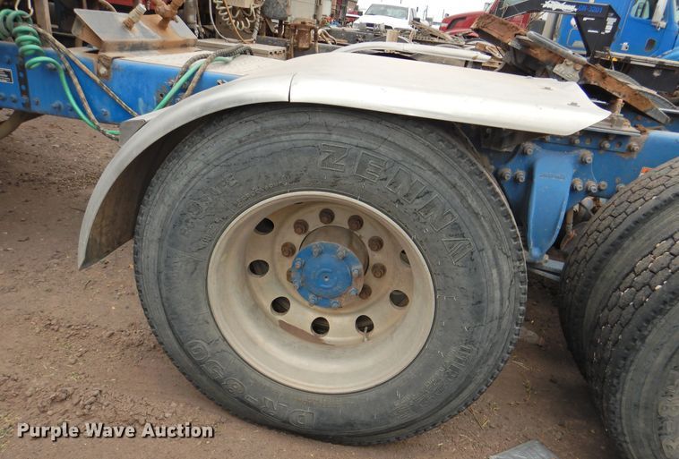 image for item DI0192 2006 Freightliner  semi truck