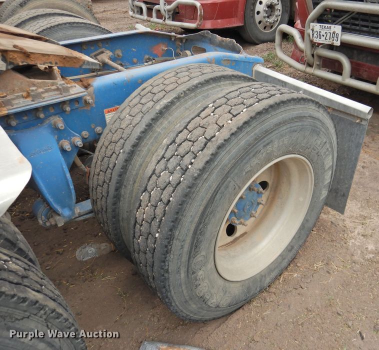 image for item DI0192 2006 Freightliner  semi truck