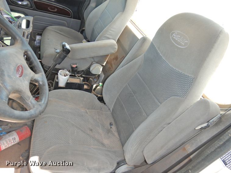 image for item DI0204 2013 Peterbilt 388  semi truck