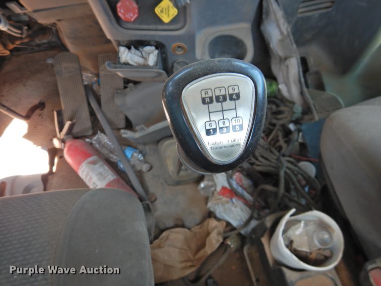 image for item DI0204 2013 Peterbilt 388  semi truck